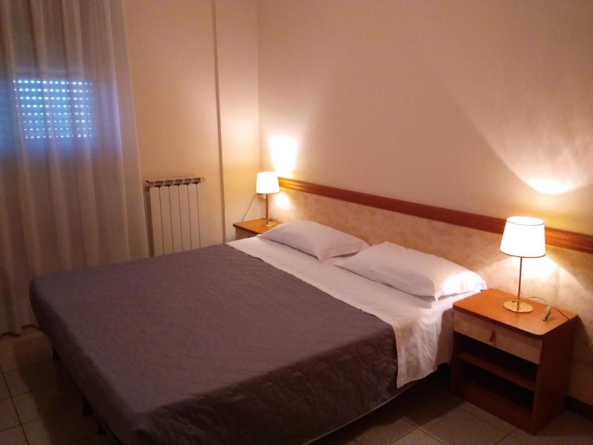 Hotel Rose&Crown Корреджио Экстерьер фото