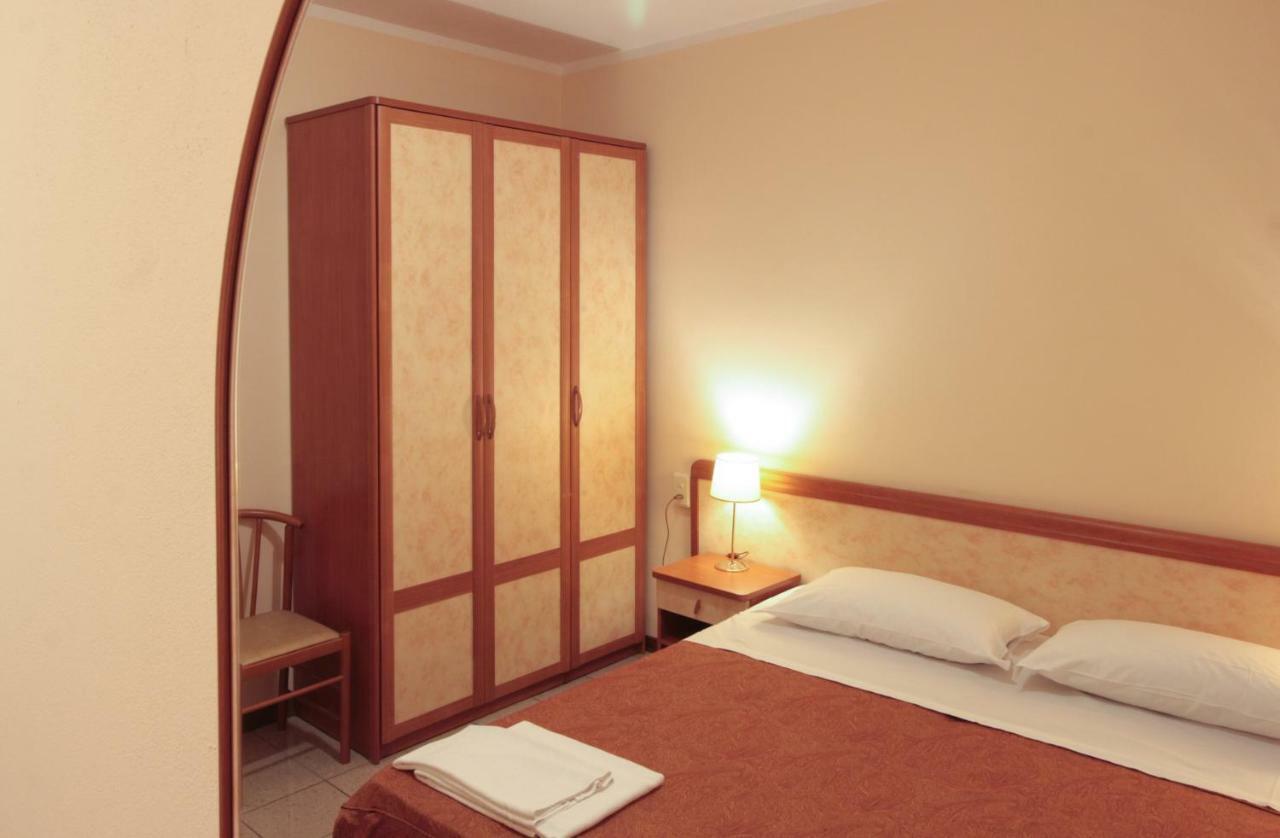 Hotel Rose&Crown Корреджио Экстерьер фото